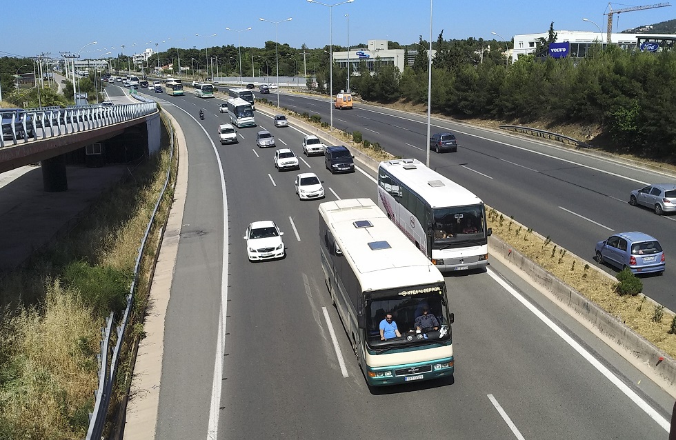 Στο δρόμο για ΟΑΚΑ το κομβόι των οπαδών του ΠΑΟΚ