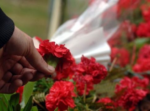 Αφιερωμένο στην εργατική πρωτομαγιά το σημερινό doodle της Google