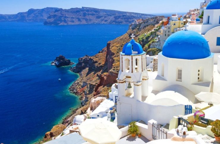 H Σαντορίνη μεγάλος «ασθενής» του κορωνοϊού – Ακυρώθηκαν εκατοντάδες γάμοι