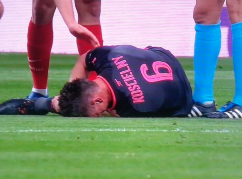 Άσχημος τραυματισμός του Κοσιελνί, «πονοκέφαλος» για Βενγκέρ! (vid)