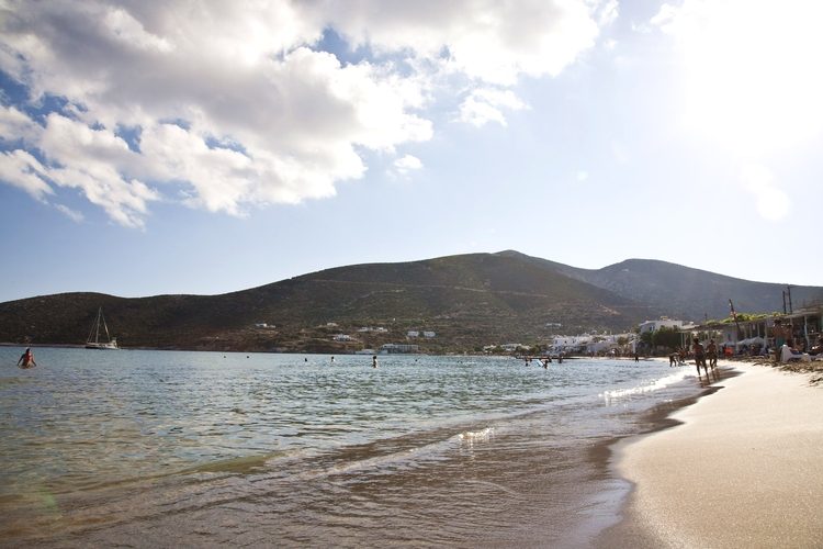 Σίφνος : 14 κορυφαίες παραλίες στη που είναι ιδανικές για βουτιές και χαλαρωτικές στιγμές!