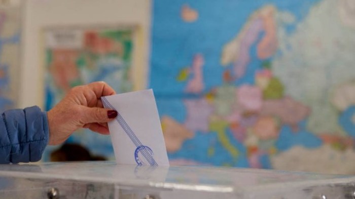 Πολιτική αντιπαράθεση Μαξίμου- Πειραιώς για τη Β’ Αθηνών