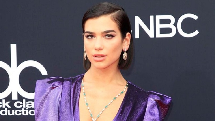 H Dua Lipa θα τραγουδίσει για τον Τζέιμς Μποντ;