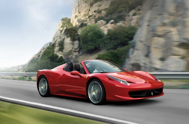Απίστευτο: Παρκαδόρος έδωσε την Ferrari του, σε άλλον… (pics)
