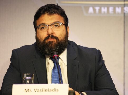 Ξένοι διαιτητές και αναδιάρθρωση στο τραπέζι Βασιλειάδη και UEFA