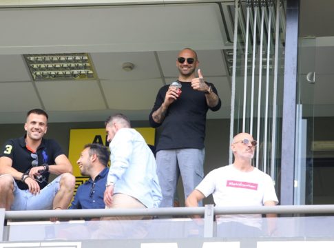 Τα λένε Καρυπίδης –Μπράβο