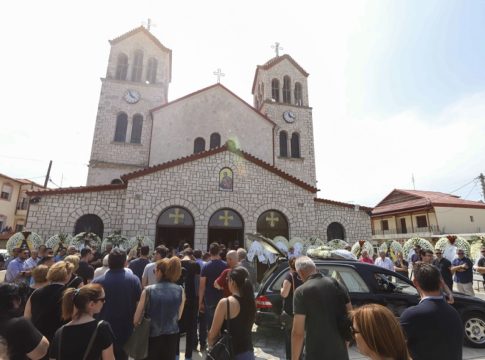 Το τελευταίο «αντίο» στον Βασίλη Βουρτζούμη (pics)