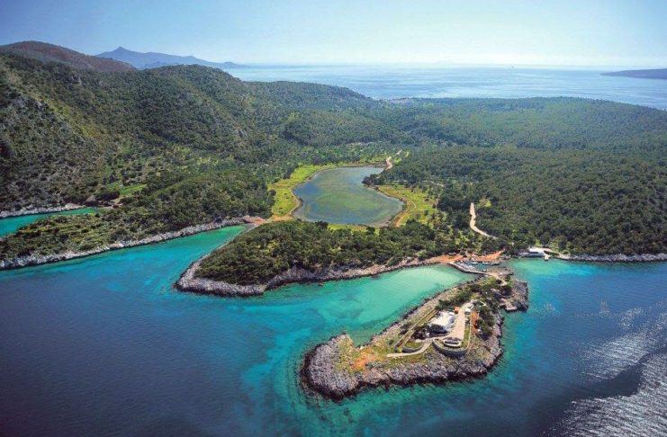 7 μαγικές παραλίες σε ένα νησί μόλις μία ώρα από την Αθήνα