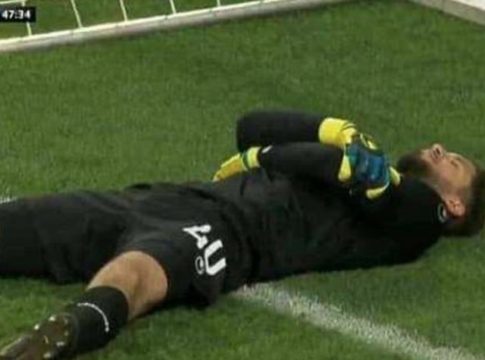 Τυνησία : Υποδύθηκε τον τραυματία για το Ραμαζάνι ο τερματοφύλακάς της