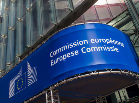 24,1 εκ. ευρώ από την Κομισιόν στην Ελλάδα για τη στήριξη των παιδιών μεταναστών