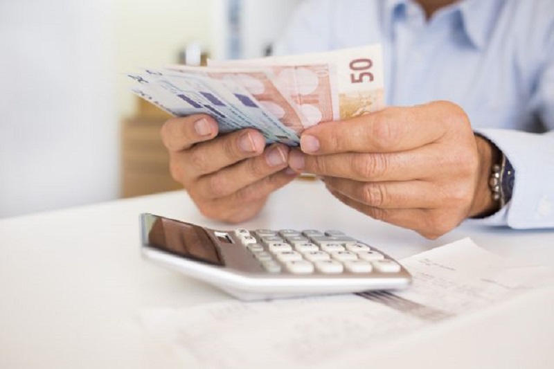 Μπαράζ φόρων – Τα ραντεβού με την εφορία
