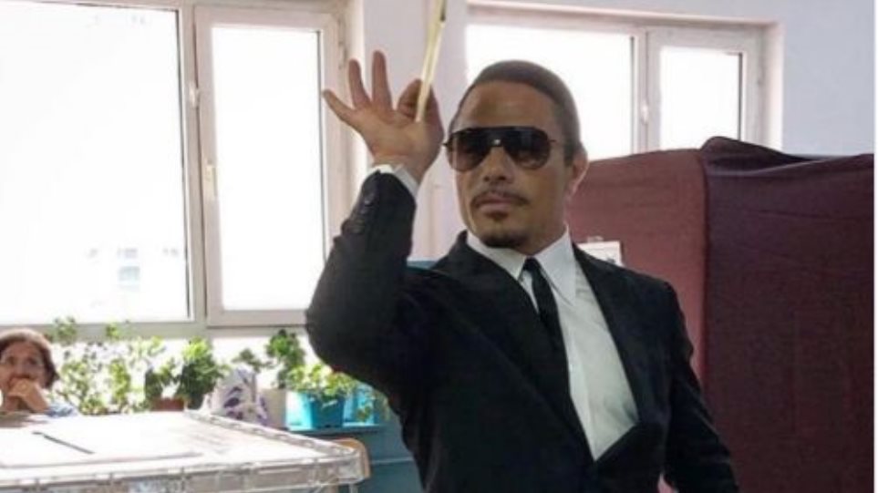 Ο διάσημος Τούρκος σεφ Salt Bae… «αλάτισε» την κάλπη
