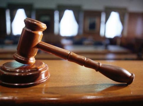 Επιστροφή στη νομιμότητα ή… εξυγίανση;