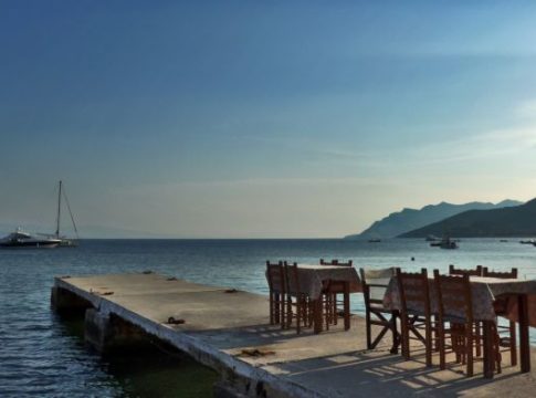 Μόνο για έξι μήνες «παγώνει» ο ΦΠΑ στα πέντε νησιά του Αιγαίου