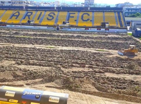 Άρης : Ξηλώθηκε το χορτάρι στο Βικελίδης (pics+vid)