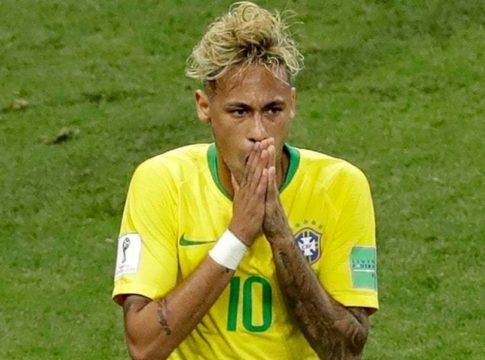 Ο Καντονά τρολάρει τον Νεϊμάρ με μακαρόνια στο κεφάλι (pic)