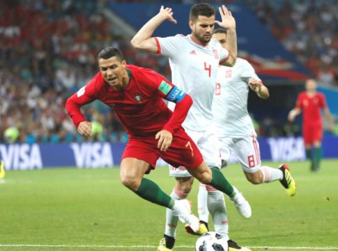 Ο Ράμος μιμείται και τρολάρει τον Ρονάλντο για το πέναλτι στο Πορτογαλία – Ισπανία (vid)