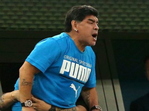 Ο Μαραντόνα επικήρυξε τον φαρσέρ που ανήγγειλε τον θάνατό του!