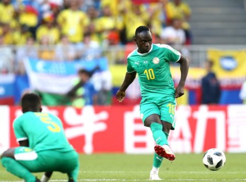 Η τούμπα του Μανέ σε εκτέλεση φάουλ της Σενεγάλης (vid)