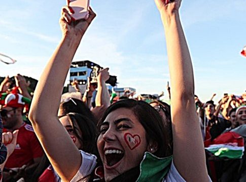 «Βοηθήστε τις γυναίκες να μπαίνουν στα γήπεδα»