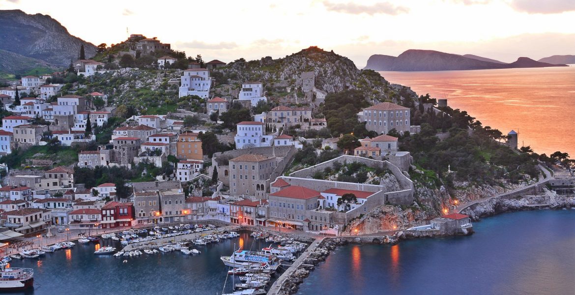 9 πανέμορφα νησιά που βρίσκονται σε απόσταση αναπνοής από την Αθήνα! (pics)