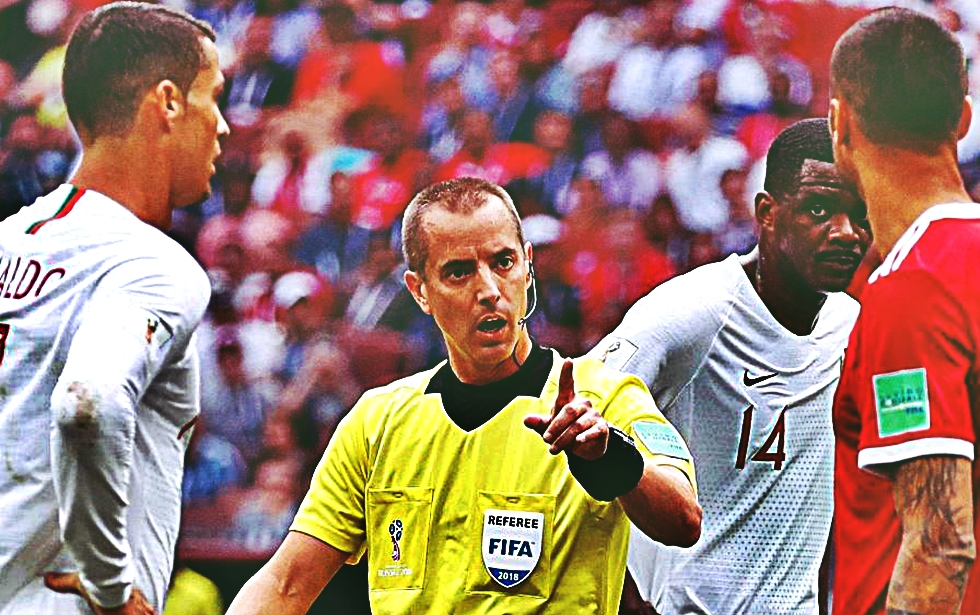 Η FIFA διαψεύδει ότι ο διαιτητής ζήτησε την φανέλα του Κριστιάνο