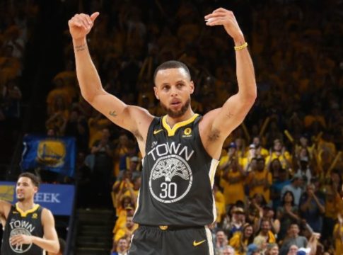 Στεφ Κάρι : Απίστευτο ρεκόρ με 9 τρίποντα