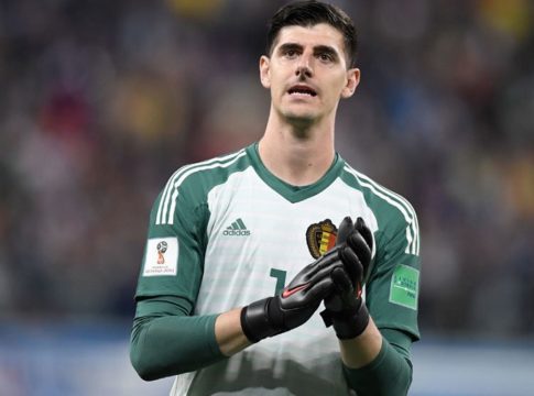 Κουρτουά: «Θα έπρεπε να ντρέπονται οι Γάλλοι»