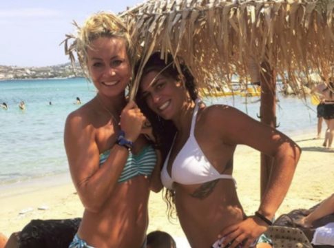 «Αναστατώνει» την Πάρο η Σάσκια Χίπε (pics)