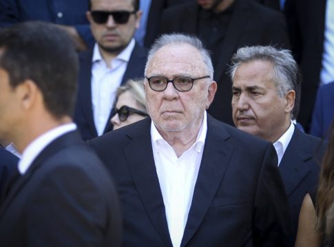 Στα μάρμαρα του Καραϊσκάκης