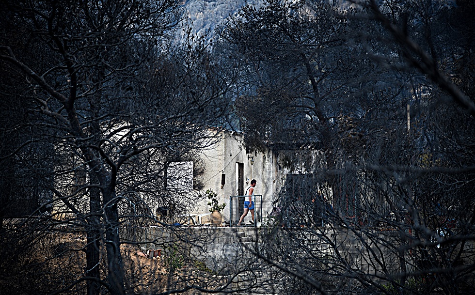 Οι φονικές πυρκαγιές της Αττικής με τη ματιά του Al Jazeera