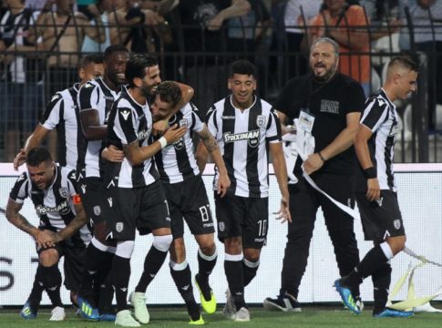 Όλοι μαζί μια «γροθιά» για την πρόκριση