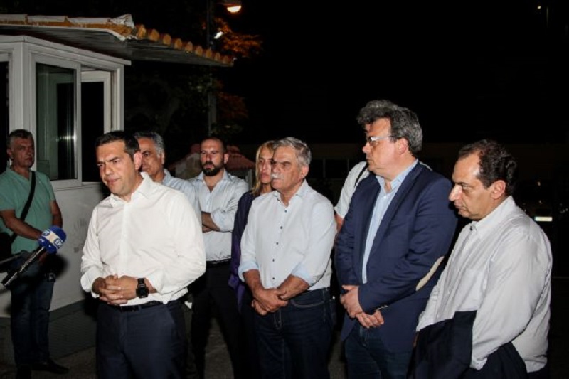 Εκρυψαν τους νεκρούς για τουλάχιστον 4,5 ώρες – «Καίγεται» και το νέο αφήγημα του Μαξίμου