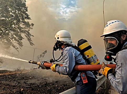 Συναγερμός στην Πυροσβεστική: Μεγάλη φωτιά στους Αγίους Θεοδώρους