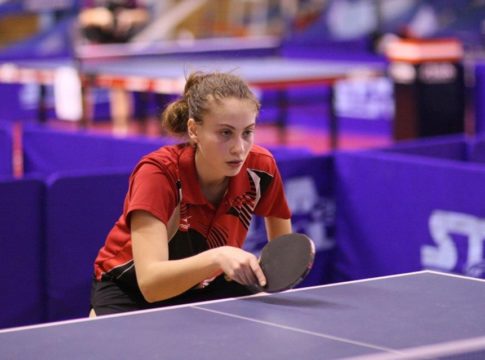 Ευρωπαϊκό πρωτάθλημα νέων: Ελληνική παρουσία στον 2ο γύρο του απλού σε όλες τις κατηγορίες