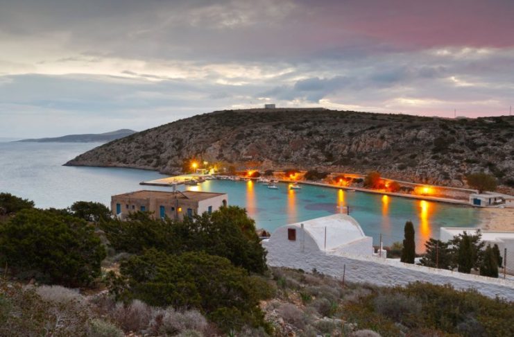 Το ιστορικό νησί με τις καταγάλανες παραλίες που απέχει 1 ώρα από τη Νάξο