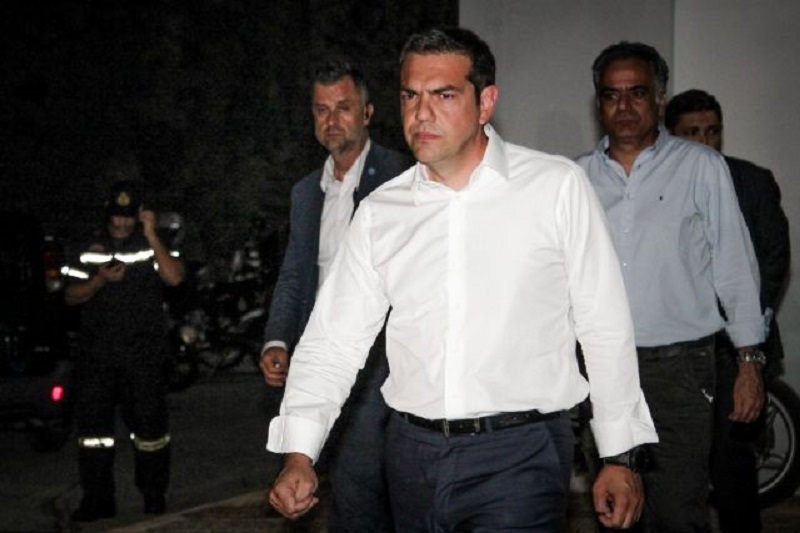 Σε χρόνο ρεκόρ αποχώρησε από το Μάτι ο πρωθυπουργός