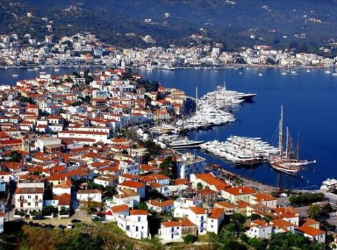 Πόρος: Ένα νησί βγαλμένο από ταινία