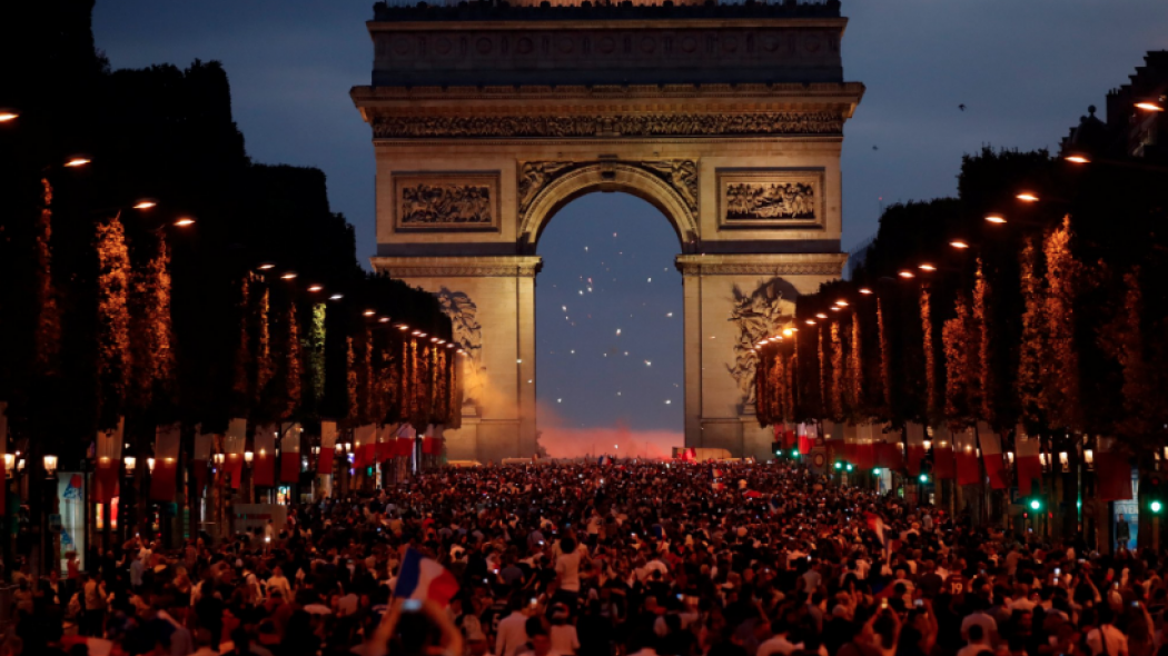 «Καίγεται» η Γαλλία για την πρόκριση! (vids)