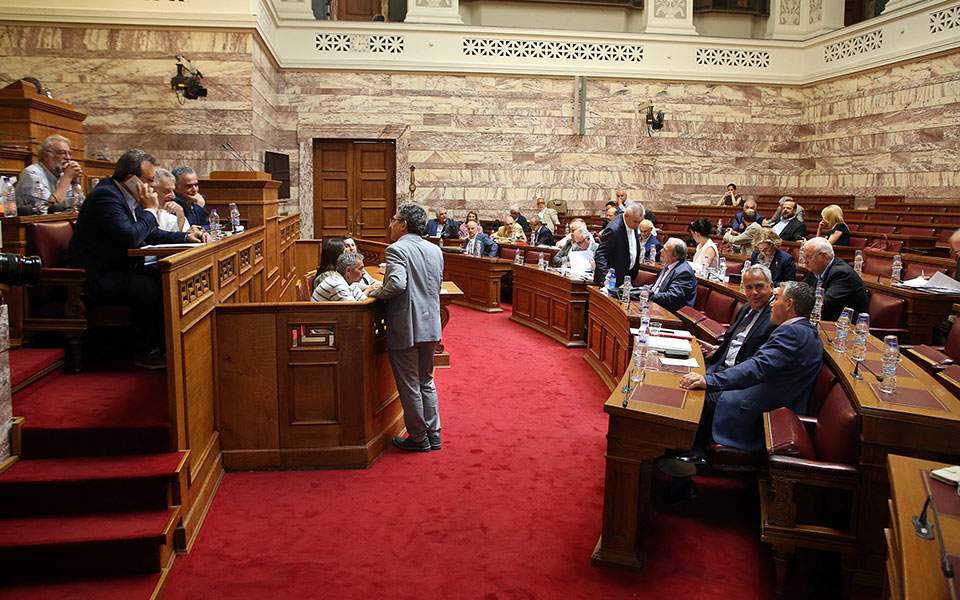 Η κυβέρνηση απέρριψε την πρόταση της ΝΔ για την ψήφο των Ελλήνων του εξωτερικού