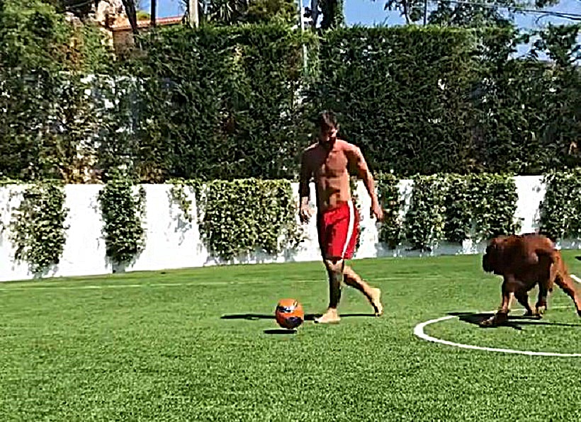 Ο Μέσι «τρέλανε» τον σκύλο του (vid)