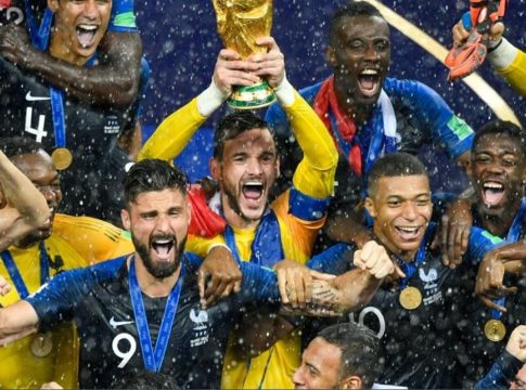 Το μετάλλιο της Λεγεώνας της Τιμής στους Γάλλους διεθνείς