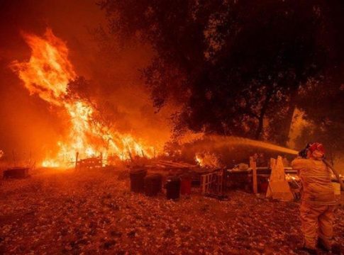 Ο πύρινος εφιάλτης «καταβροχθίζει» όλη την Καλιφόρνια – Απίστευτες εικόνες (vids)