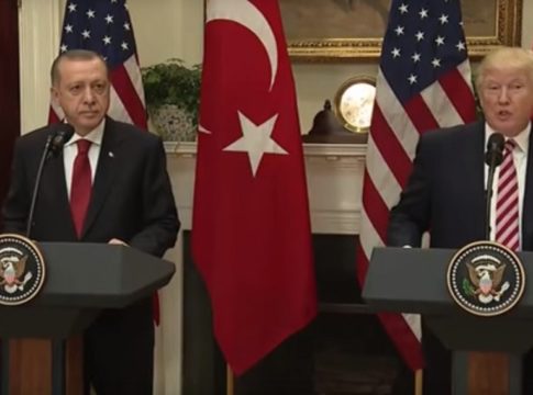 Αντεπίθεση Ερντογάν με μποϊκοτάζ αμερικανικών προϊόντων