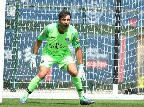 Απόκρουση από τα… παλιά από τον Τζίτζι Μπουφόν (vid)