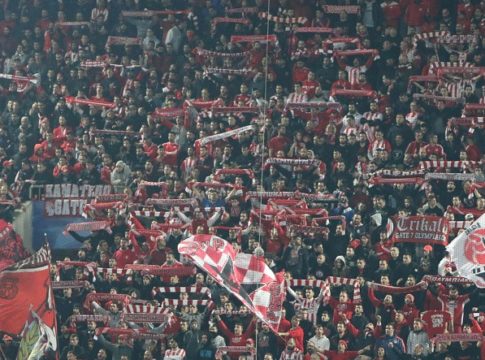 «Παίζει μπάλα» και ο κόσμος του Ολυμπιακού!