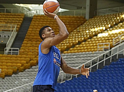 Περιμένοντας τον Γιάννη…