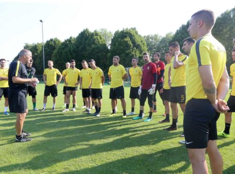 Άρης : Δυνατό τεστ με Ντεν Χάαγκ