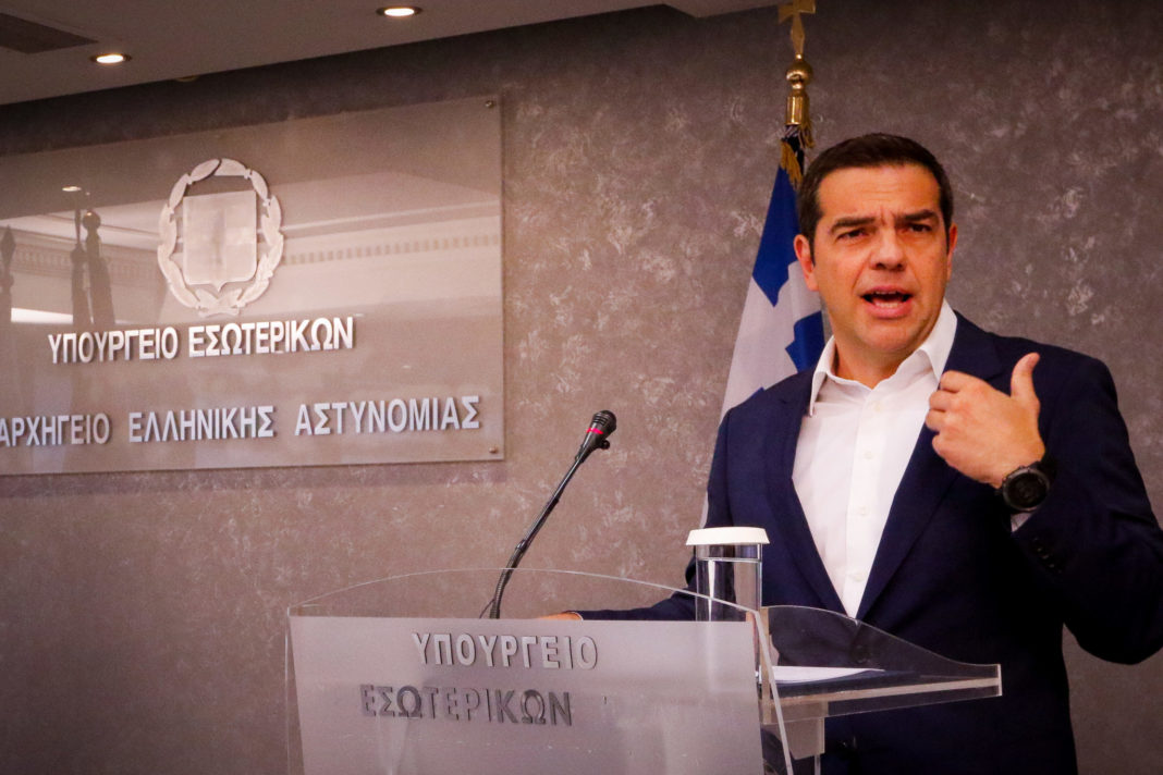 Τα επικοινωνιακά σόου της κυβέρνησης πάνω από τα αποκαΐδια | to10.gr Τα επικοινωνιακά σόου της κυβέρνησης πάνω από τα αποκαΐδια | to10.gr