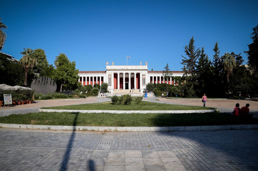 Δεκαπενταύγουστος: Άδεια η Αθήνα – Ώρα για τουρισμό στην πρωτεύουσα (pics)
